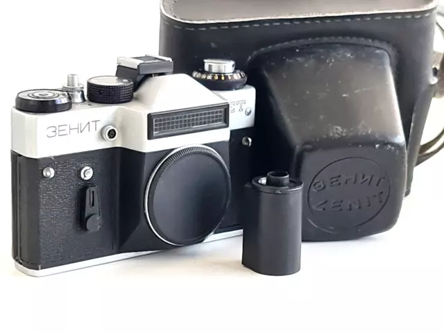 TESTATO! Fotocamera vintage con pellicola reflex Zenit-ET URSS da 35 mm!