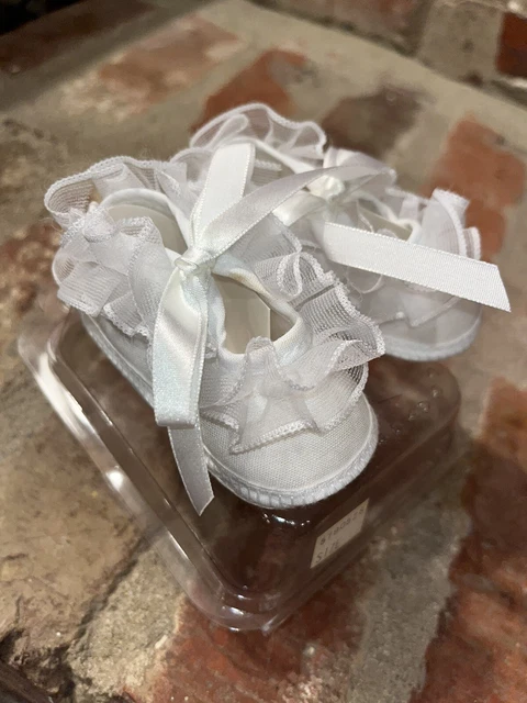 Vintage Cradle Kicks Size 0 White Lace Ruffle Shoes With Package (newborn )