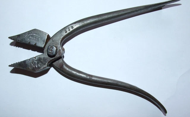 ANCIENNE PINCE À boutonnières outil ancien cordonnier bottier