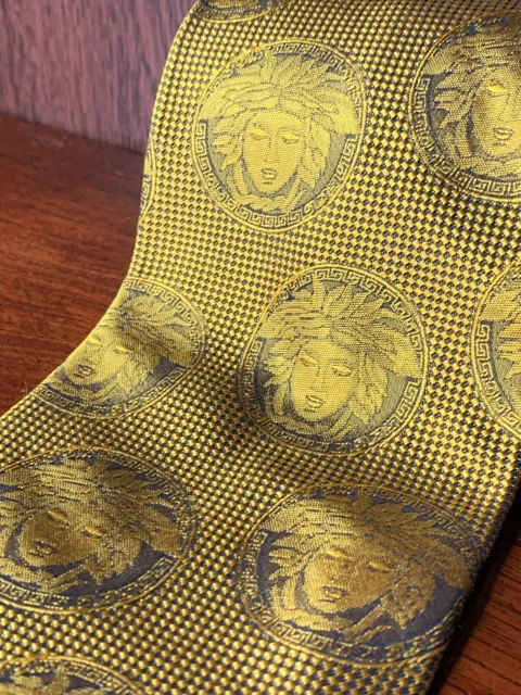 GIANNI VERSACE VINTAGE '00s ICONIC MEDUSA HEAD WOVEN TIE JACQUARD ITALY GOLD