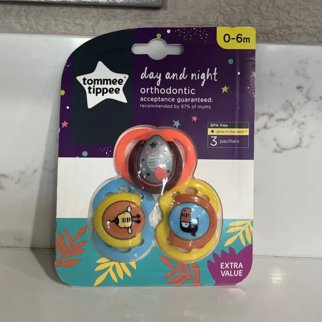 Tommee Tippee Day Night Orthodontic Pacifier 0-6 Months