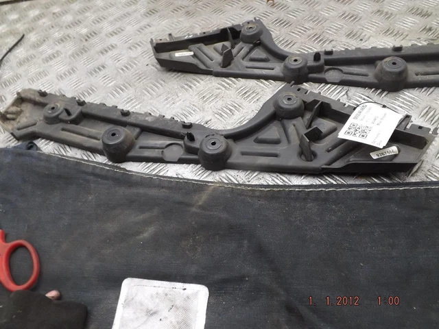 Vauxhall Vivaro Staffa paraurti posteriore driver destro O/S 9267566 Mk2 X82 2014-2019†