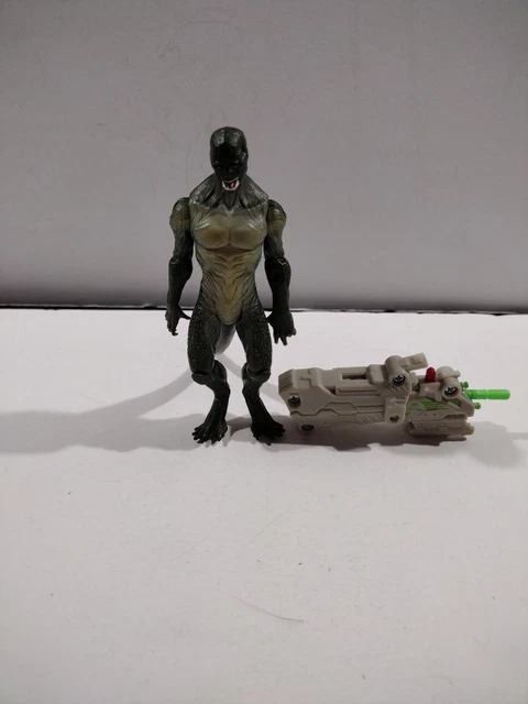 Hasbro The Amazing Spider-Man Movie Action Figure, Reptile Blast Lizard, 3.75 In