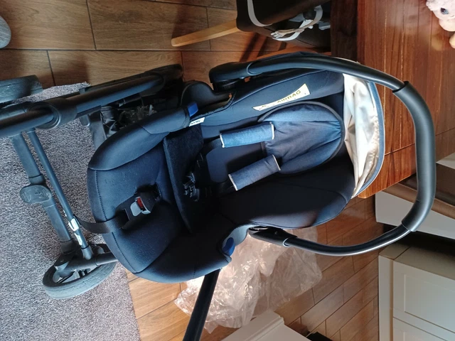 baby pram 3 in 1 travel system used. Brand HAUCK. Very sturdy pram and pushchair