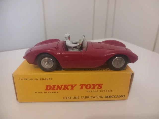 DinkyToys Maserati 2000 sport référence 22A restaurée jantes concaves