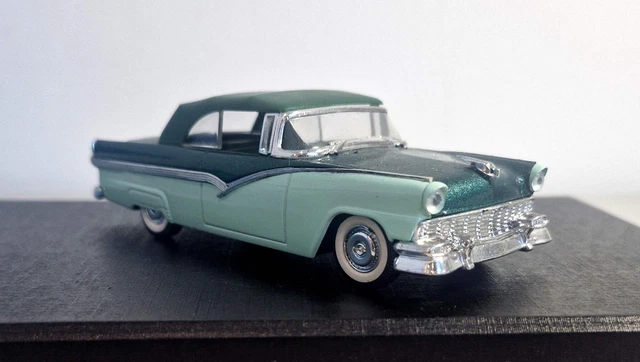 Miniature Ford Fairlane Police USA 1956 – Vitesse 1/43 – Édition Limitée – Occasion
