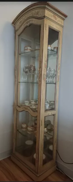 Drexel Heritage Illuminated Cabinet Et