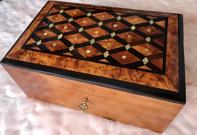 Boîte à bijoux en bois de loupe de thuya marocaine verrouillable avec clé,...