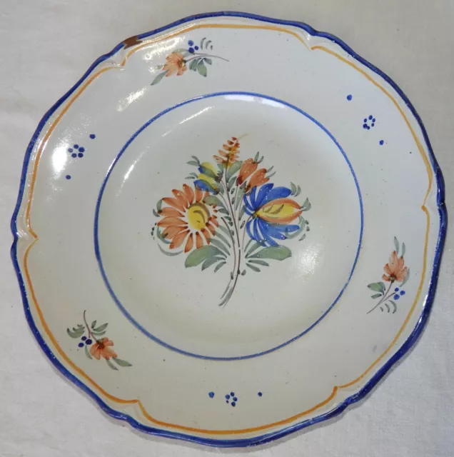 T]  Assiette ancienne XIXème - LA ROCHELLE? - Décor floral polychrome (24.5 cm)