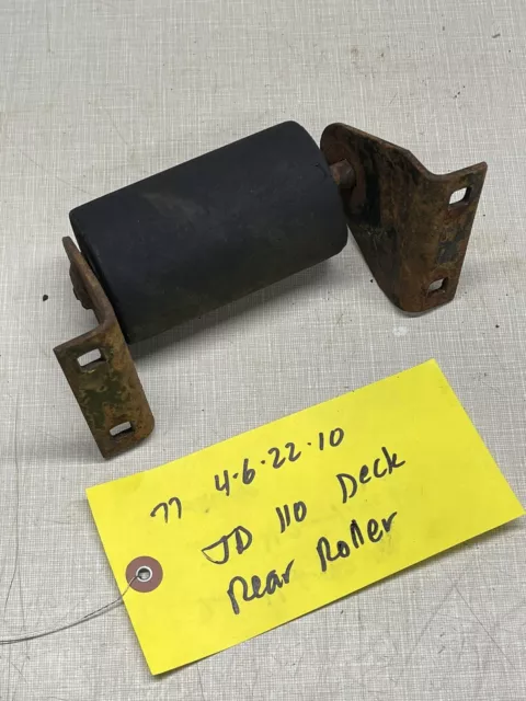 John Deere 110 112 E0960 Deck Rear Roller