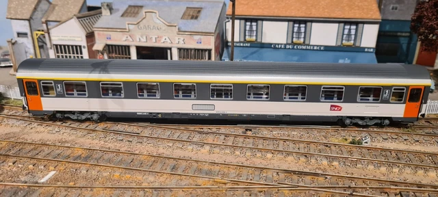 RARE ! TRAIN Vb Ho - Wagon Plateforme N° 647 EUR 76,40