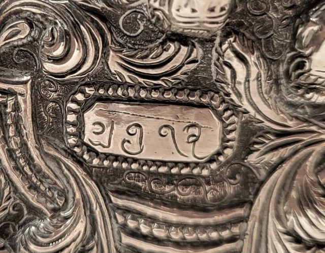 Antique Burmese/Indian Solid Siver Box - Signed  19th C 7