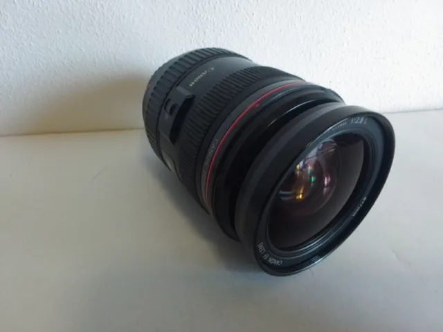Canon 16-35 mm. F.  2,8 L EF USM lens  .