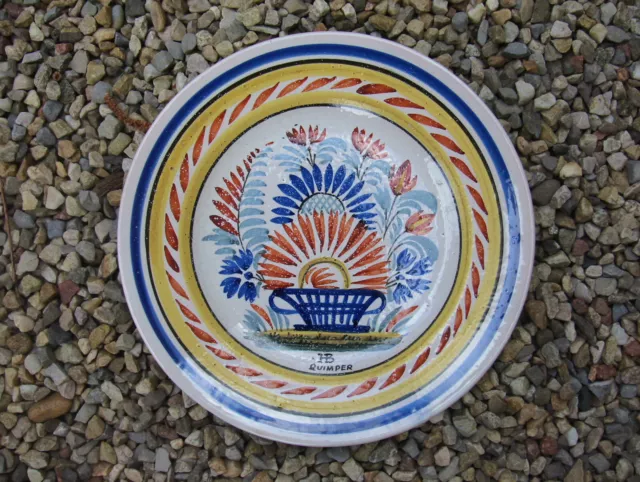 Ancienne assiette au panier fleuri en faïence de Quimper HB en parfait état