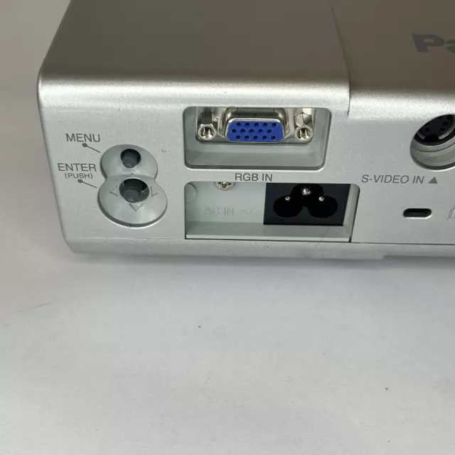 Panasonic PT-LM1E LCD Projektor grau Gehäuse & Netzleitung keine Fernbedienung 3