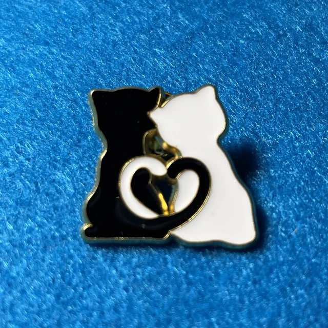 Cats Kitties Lapel Hat Jacket Pin 2 Cats In Love Tails Heart Jewelry