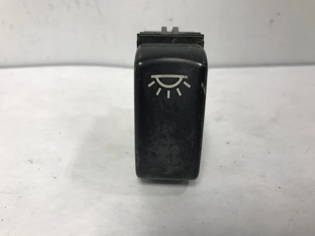 Kenworth T660 DOME LIGHT Dash/Console Switch - Used | P/N P27104010
