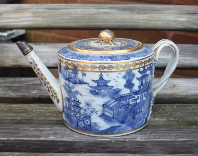 18th Century Chinese Blue and White Teapot Qianlong Period