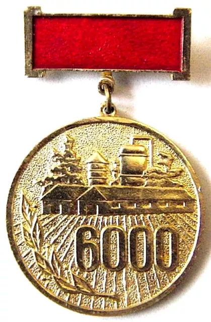 Original Soviet Medal Pin Badge "Club Milkmaids 6000" USSR Farming Award