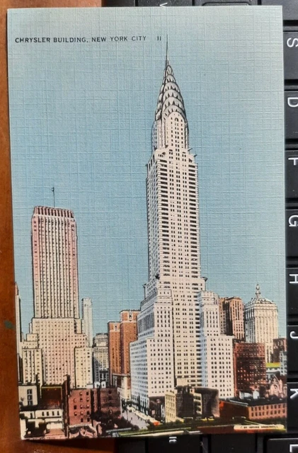 1930S POSTCARD NEW York City New York NY Chrysler Building Downtown