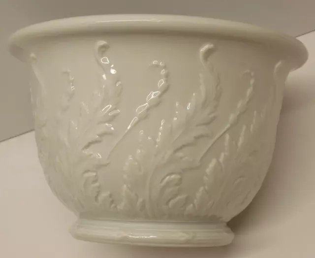 -JOLI CACHE POT PORCELAINE de LIMOGES déco de FEUILLES en épaisseur collection D