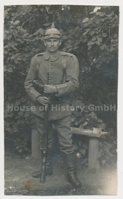 132290, Portraitfoto CDV, Infanterie Regiment, Pickelhabe mit Überzug, Gewehr