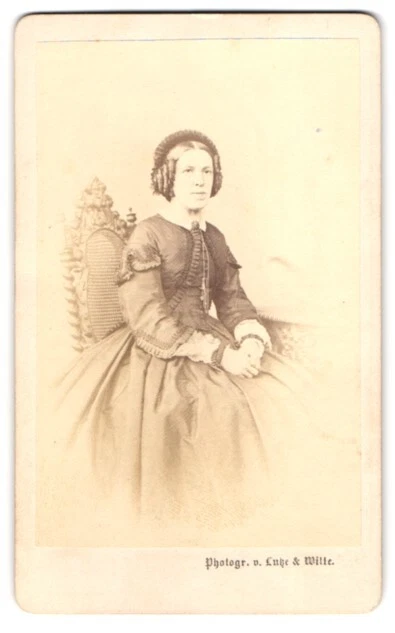 Fotografie Lutze & Witte, Berlin, Neue Friedrichstraße 50, Bürgerliche Dame im