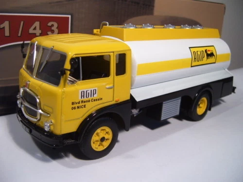 Camion d'autrefois Fiat 643 690 Citerne Sacor NEUF - Collection