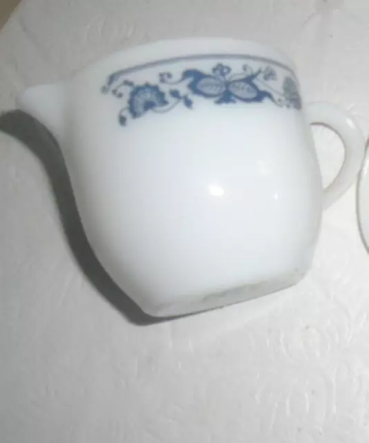 Corning Corelle Old Town Blue /Blue Onion Creamer Milk Glass