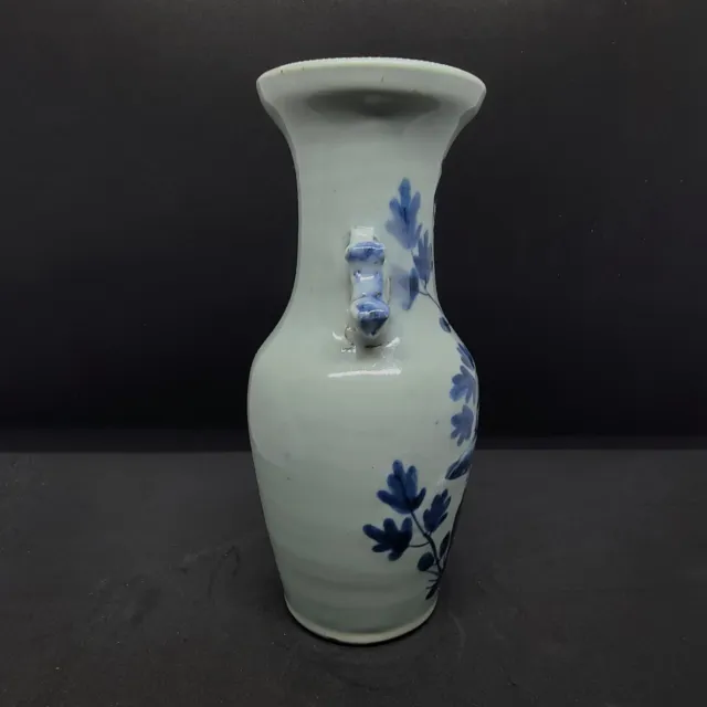 Chine Vase Balustre XIXe Siècle Porcelaine Bleu sur Fond Celadon Decor 3