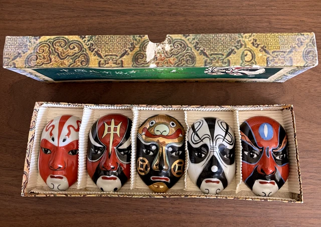 Vtg  Miniature Chinese Porcelain Beijing Opera Masks Face Hand Painted Set of 5