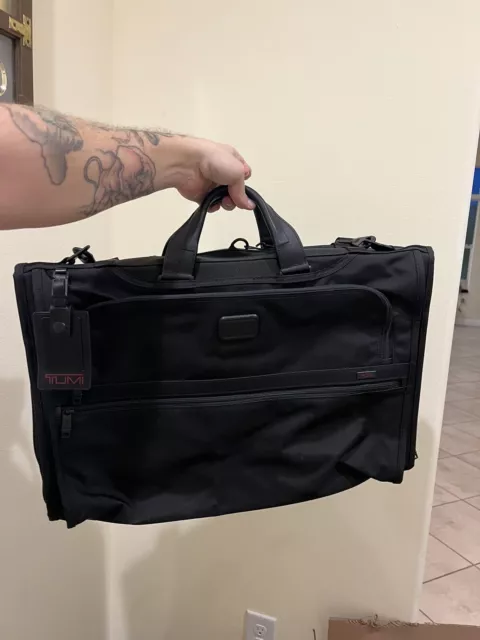 Tumi alpha 2 travel garment cover top