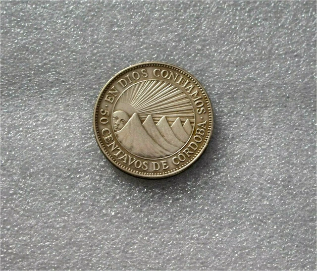 1929 Nicaragua 50 Centavos CORDOBA / Five volcanoes Philadelphia Mint AU
