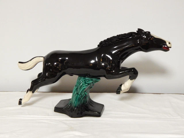 Décor en céramique de cheval - France