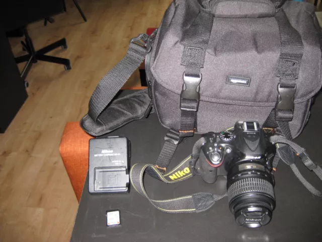 Nikon D 5200 24,1MP Digitale Spiegelreflexkamera - Schwarz (Kit mit 18-55mm...