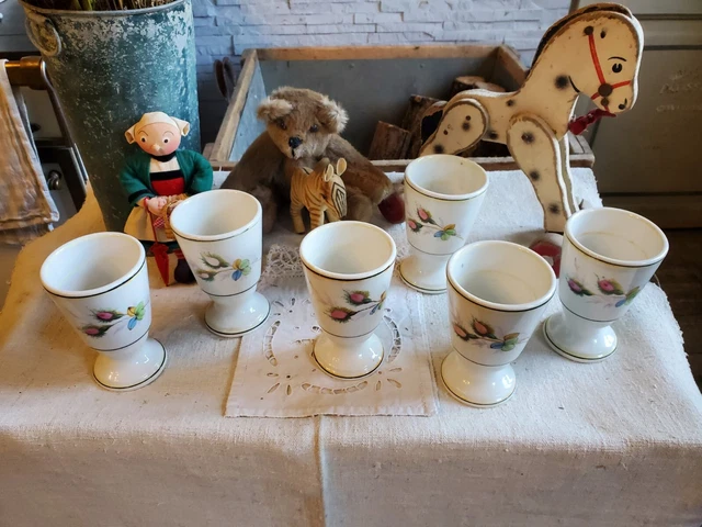 4 tasses Empire en porcelaine de Paris dorée XIXe | GSLR Antiques