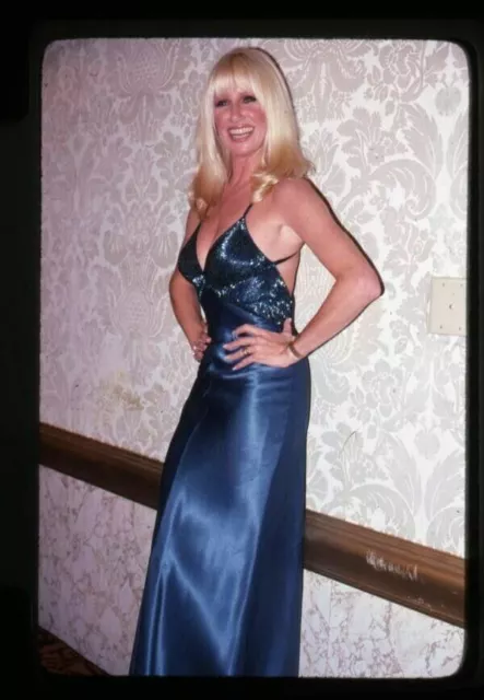 Suzanne Somers busty pose in glamorous dress Original 35mm Transparency Slide