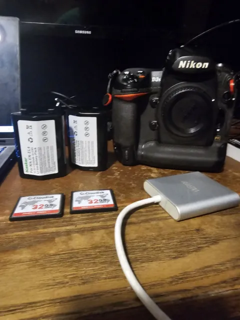 Nikon D D3S 12.1 MP Digital SLR Camera - Black 39,900 Shutter Count