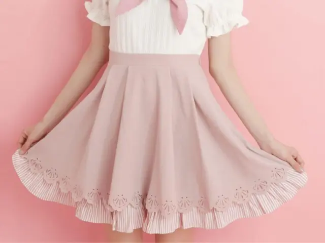Secret Honey Shell Scalloped Skirt Pink