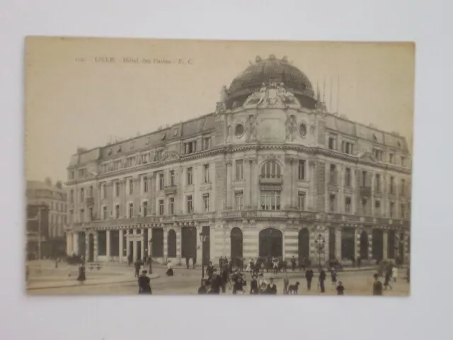 CPA:59  LILLE Hotel des Postes rue animee