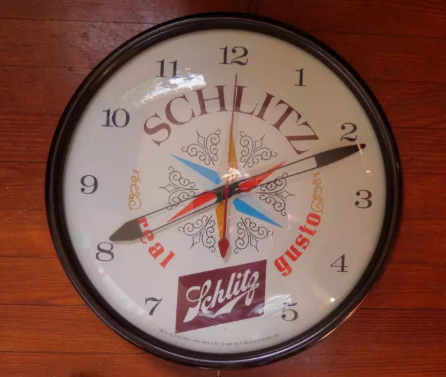 Vintage Schlitz Beer Clock - Real Gusto ! - 1963 - On Sale Vintage Schlitz Beer Clock - Real Gusto ! - 1963 - On Sale