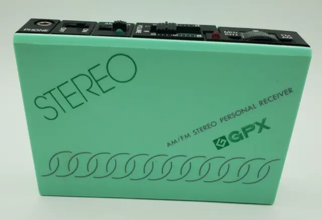 Receptor personal estéreo vintage verde GPX AM/FM modelo #A2830 NO probado