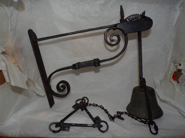 CLOCHE SONNETTE PORTE D'ENTREE support FER - CLOCHE BRONZE N° 11 EUR 60