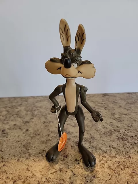 Wiley E Coyote Figure 1968 Dakin Warner Brothers Figurine  Wile 10"   with TAG