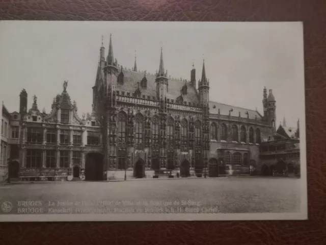 CPA - Belgique - Bruges - La Justice de Paix, l'Hôtel de Ville et la Basilique