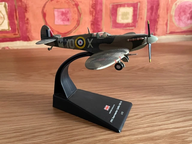 Atlas Edition - 1941 Supermarine Spitfire Mk Vb - 1:72 Scale Diecast Model Atlas Edition - 1941 Supermarine Spitfire Mk Vb - 1:72 Scale Diecast Model