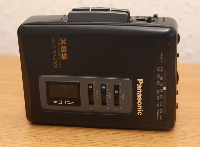 VINTAGE PANASONIC RQ-V153 XBS Personal Cassette Tape Player and AM