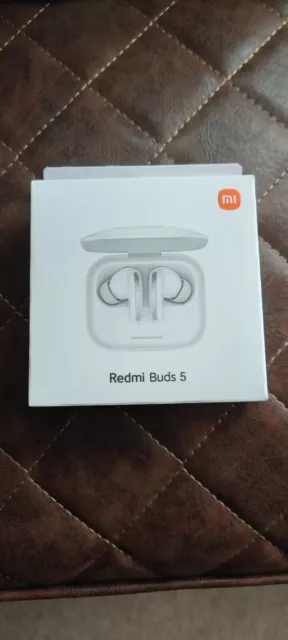 Xiaomi Redmi 5 In Ear Headphones, White. New In Box.