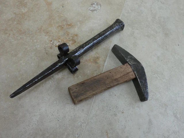 OUTIL ANCIEN, MARTEAU de cordonnier, gros modèle, marteau ancien EUR 10
