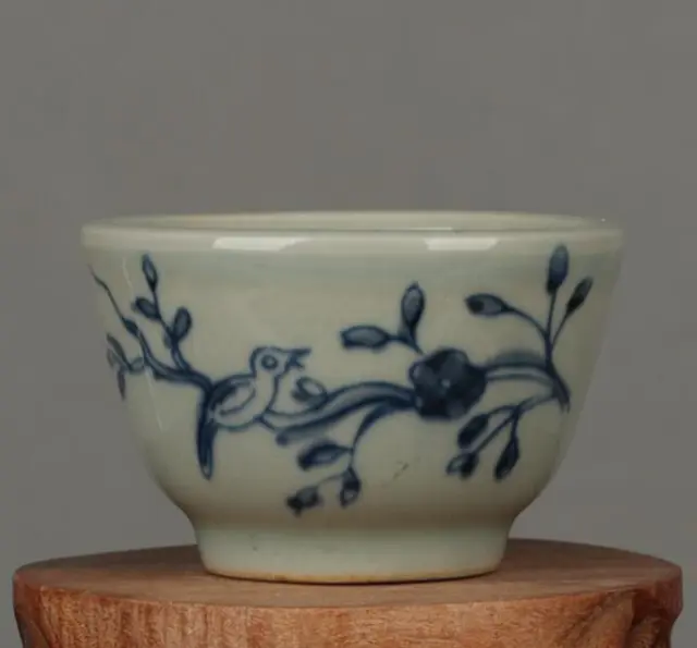 Handmade Old chinese Ming Dynasty cup bowl Blue white porcelain bird 2.87inch